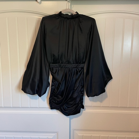 House of CB 'Khristen' Black Satin Blouson Dress size small - Picture 2 of 9